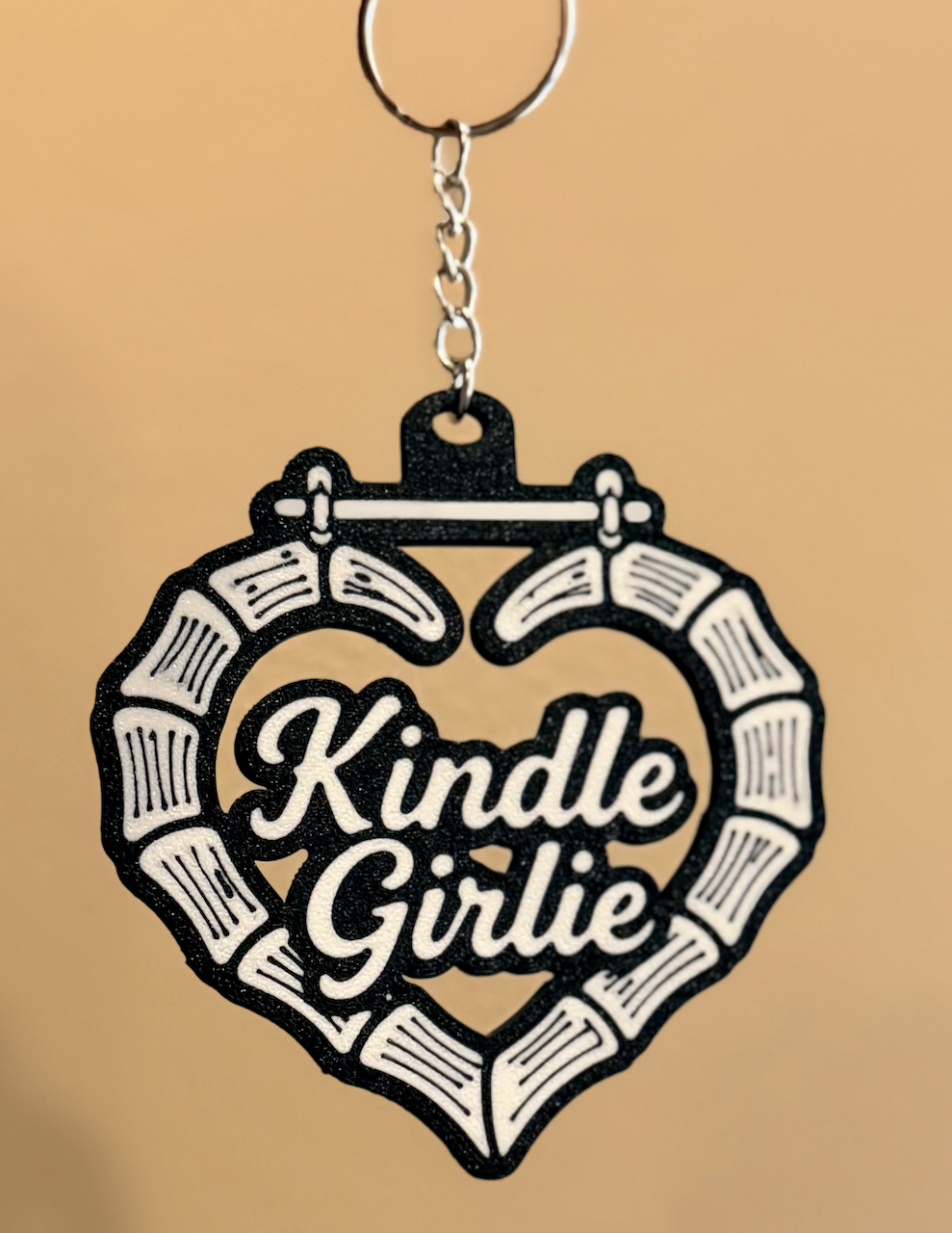 3D Printed Kindle Girlie Keychain ✨ | Black & White | BookTok Reader Charm